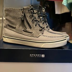 Sperry Top-Sider high top boat shoes women’s 7.5